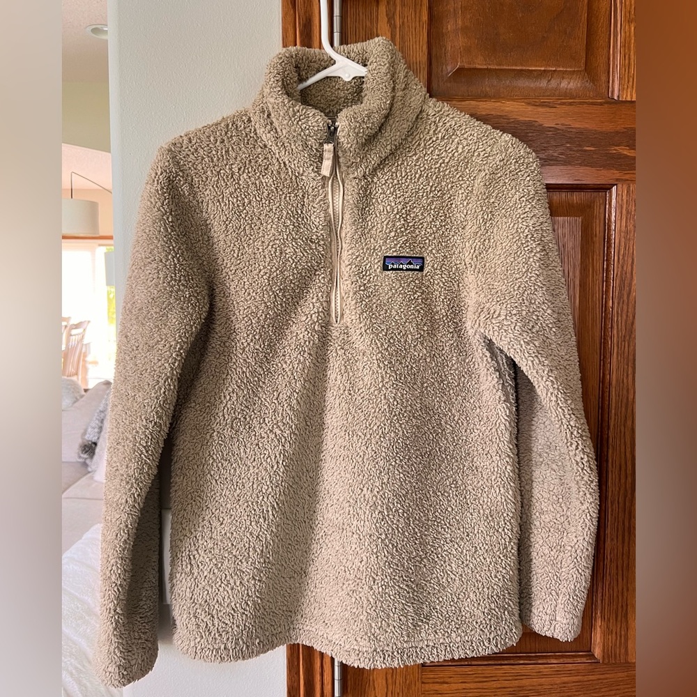 Patagonia Women's pullover; size xs